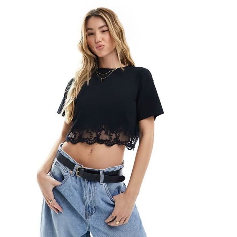 ✨Storia Crochet Floral Cropped Black Sz Large Top✨
